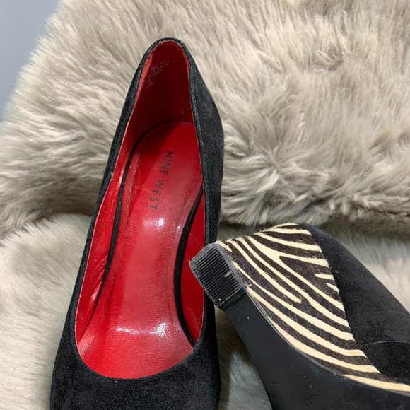 Black Zebras - Picture 5 of 5